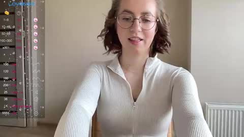 Lina online show from February 2025 10:59:01 AM