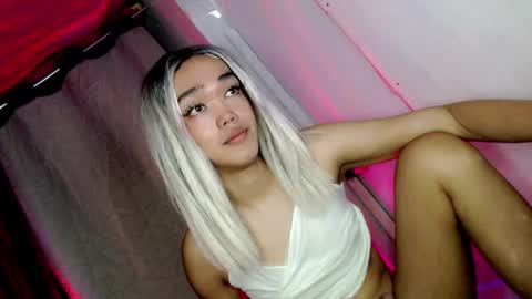 hot_moma69 online show from May 2026 12:13:01 PM