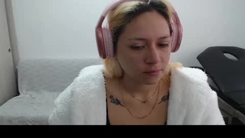 Mia online show from March 2025 01:26:02 PM