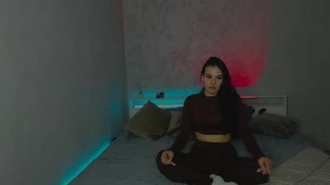 hot_oksi online show from April 2026 07:36:01 PM