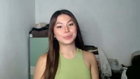 Snapshot of hot_precious_nikki chatting on April 2026 09:31:02 PM Nikki online show from April 2026 09:31:02 PM