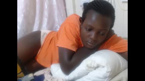 RAYLAH online show from February 2026 02:33:01 AM