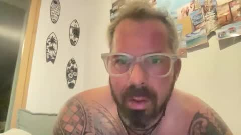 letmedoo2 online show from October 2025 05:35:01 PM