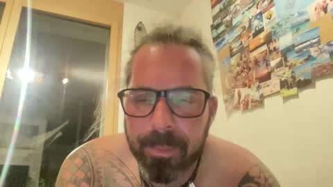 letmedoo2 online show from October 2025 05:58:02 PM