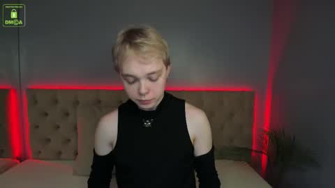 hot_twinkboy online show from February 2025 10:07:01 AM