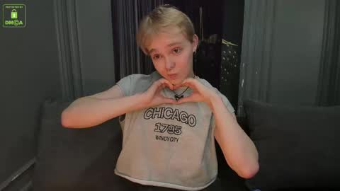 hot_twinkboy online show from February 2025 10:44:02 AM