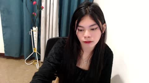Snapshot of hot_yanna143 chatting on June 2026 12:52:01 PM Yanna online show from June 2026 12:52:01 PM