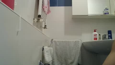 hotandwild2003 online show from February 2026 11:33:01 PM