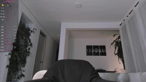 Snapshot of hotay_ chatting on October 2025 11:24:02 PM Andrew xdres08 online show from October 2025 11:24:02 PM