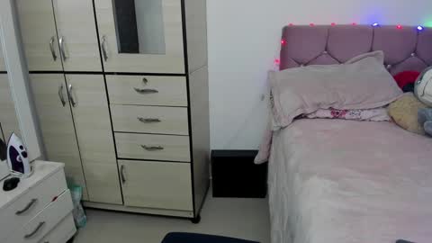 lesly and ander online show from January 2025 02:55:01 AM