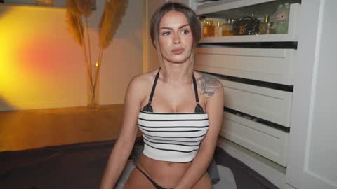 Bella online show from October 2025 05:30:02 PM