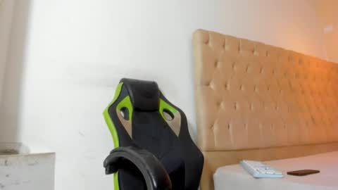 Snapshot of hotblosson chatting on December 2025 01:49:01 PM hotblosson online show from December 2025 01:49:01 PM