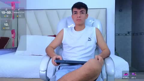 hotboy21_ online show from September 2025 03:50:01 AM