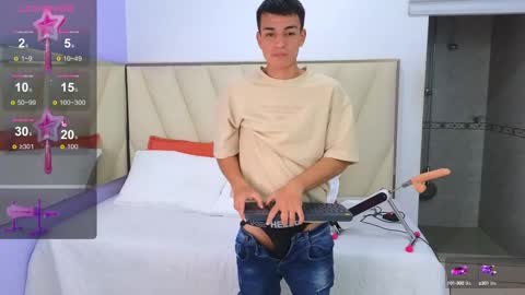 hotboy21_ online show from October 2025 04:07:01 AM