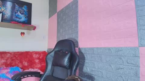 Snapshot of hotcakes_uwu chatting on June 2026 03:20:02 AM Hotcakes online show from June 2026 03:20:02 AM