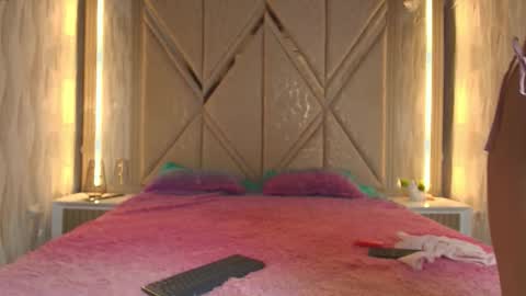 hotcouple_222 online show from February 2026 07:40:01 AM