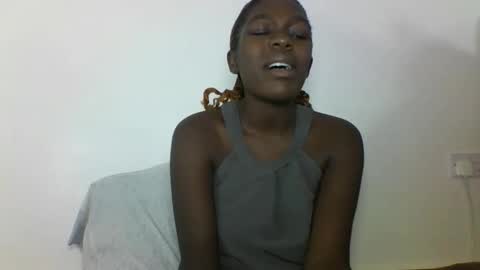 VICTORIA online show from October 2025 07:23:02 PM