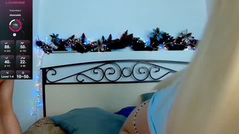 Anna 23   Archie 25  online show from January 2025 06:49:01 PM