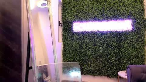 hotfallingdevil online show from December 2024 05:20:01 AM