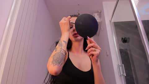 hotfallingdevil online show from March 2026 05:54:02 AM