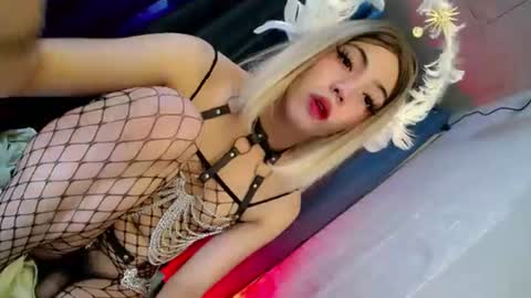Snapshot of hotfucking_queen1111 chatting on June 2026 06:16:02 AM hotfucking_queen1111 online show from June 2026 06:16:02 AM