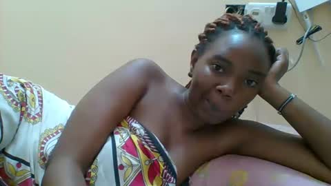 Queen online show from October 2025 07:30:01 AM