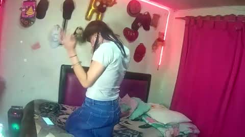 Snapshot of hotgui84 chatting on February 2026 02:43:01 AM hotgui84 online show from February 2026 02:43:01 AM