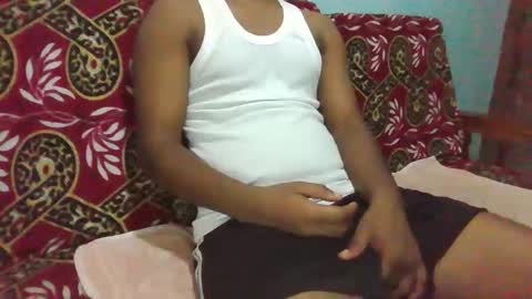 hotguyy001 online show from January 2026 02:04:01 AM