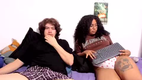 Snapshot of hothoneychile chatting on July 2026 03:53:02 AM Sam and Nico online show from July 2026 03:53:02 AM