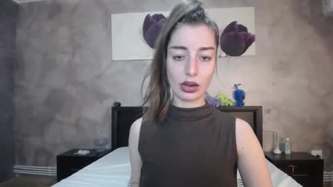 Lia   online show from February 2026 10:09:02 AM