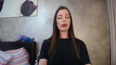 Lia   online show from March 2026 10:45:01 PM