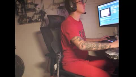 Snapshot of hotkinkytat chatting on December 2025 10:40:02 PM hotkinkytat online show from December 2025 10:40:02 PM