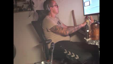 Snapshot of hotkinkytat chatting on April 2026 12:33:01 AM hotkinkytat online show from April 2026 12:33:01 AM