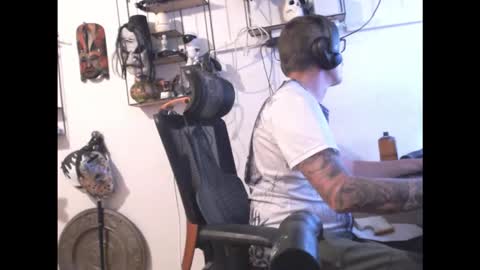 Snapshot of hotkinkytat chatting on April 2026 01:31:01 PM hotkinkytat online show from April 2026 01:31:01 PM