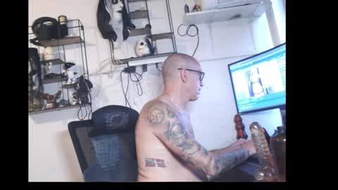 Snapshot of hotkinkytat chatting on April 2026 05:19:02 AM hotkinkytat online show from April 2026 05:19:02 AM