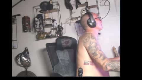 Snapshot of hotkinkytat chatting on April 2026 03:11:01 AM hotkinkytat online show from April 2026 03:11:01 AM