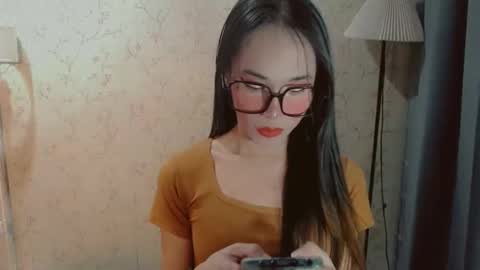 XANDRA online show from November 2025 09:32:02 AM