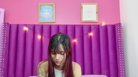 hotlittlechill online show from November 2025 07:30:01 PM