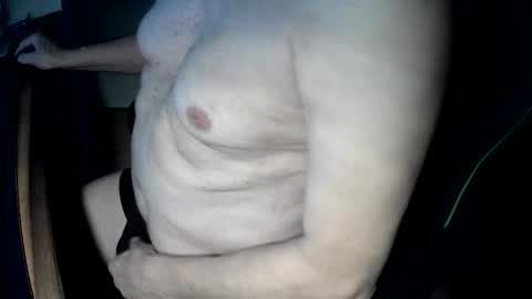 Snapshot of hotmassage50 chatting on October 2025 03:24:01 PM hotmassage50 online show from October 2025 03:24:01 PM