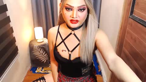 Snapshot of hotmistressmorgana chatting on January 2025 03:22:01 AM morgana online show from January 2025 03:22:01 AM