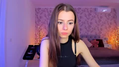 Snapshot of hotmolly_ chatting on June 2026 10:02:02 AM hotmolly_ online show from June 2026 10:02:02 AM