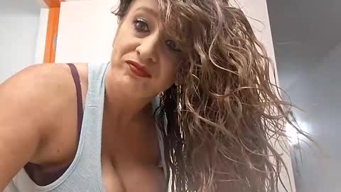 hotmom0610 online show from April 2026 12:16:02 AM