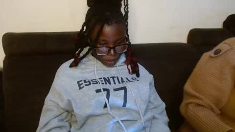 Rose online show from November 2025 05:40:02 PM