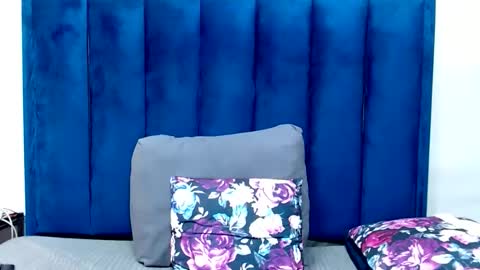 hotsmalltitsx online show from April 2026 08:02:02 PM