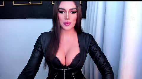 Snapshot of hotstellacumxxx chatting on May 2026 01:43:02 AM STELLA online show from May 2026 01:43:02 AM