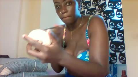 Amalia online show from December 2025 12:58:01 PM