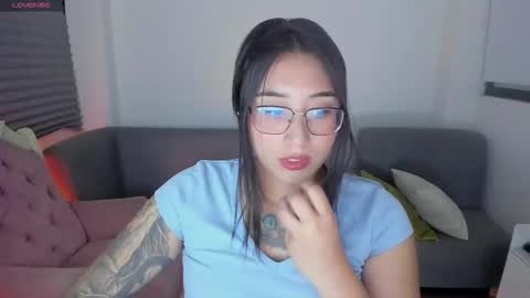 Snapshot of hottbee3645 chatting on January 2026 10:19:02 PM hottbee3645 online show from January 2026 10:19:02 PM