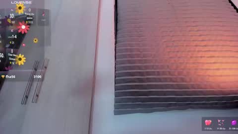 Snapshot of hottbee3645 chatting on February 2026 10:17:01 PM hottbee3645 online show from February 2026 10:17:01 PM