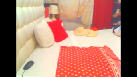 Snapshot of hottesa2019 chatting on October 2025 10:38:01 AM THEONE online show from October 2025 10:38:01 AM