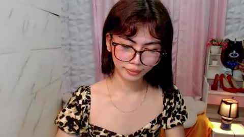 hottestdella69 online show from December 2025 03:29:01 PM